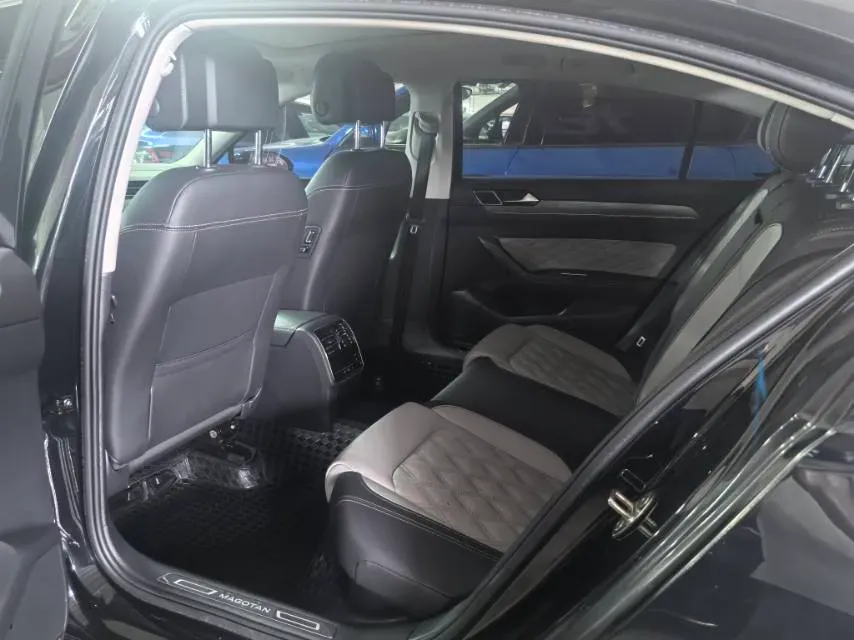 2023 Volkswagen Magotan 2.0T 186HP L4 7DCT,autocango,china used car exporter,china ev exporter,chinese used car exporter,chinese used ev exporter