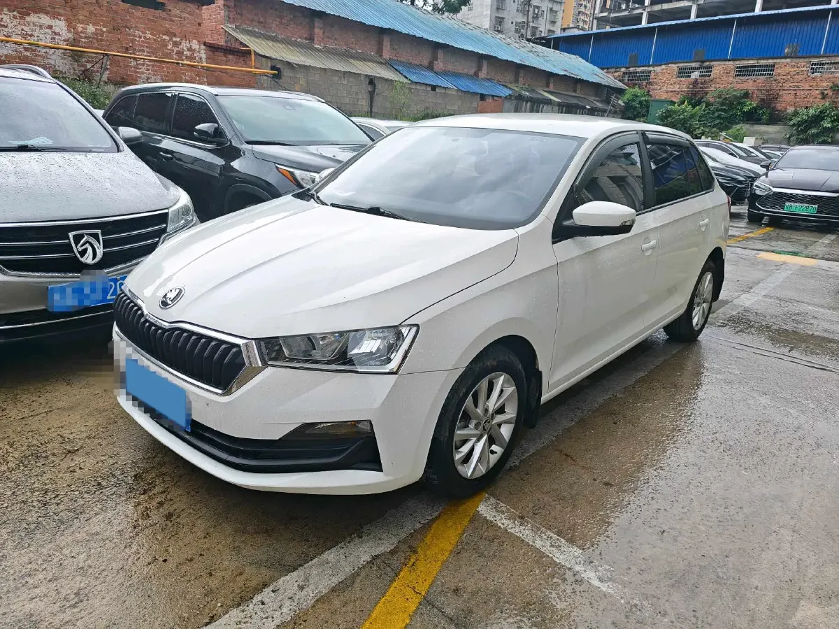 2020 Skoda Rapid Spaceback 1.5L 112HP L4 6AT,autocango,china used car exporter,china ev exporter,chinese used car exporter,chinese used ev exporter