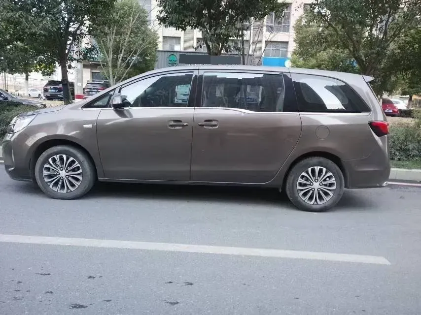 2022 Buick GL8 2.0T 237HP L4 9AT,autocango,china used car exporter,china ev exporter,chinese used car exporter,chinese used ev exporter