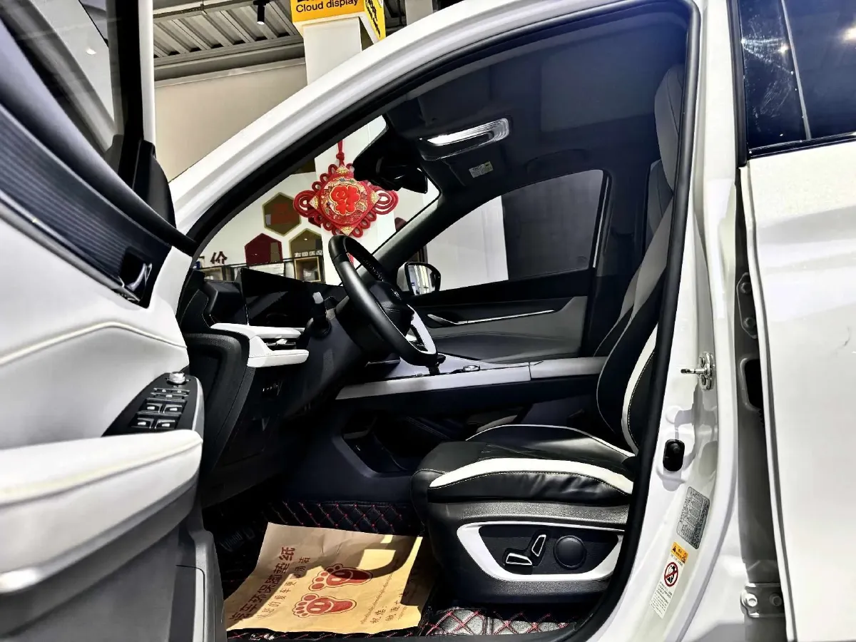 2023 ChangAn CS75 Plus 1.5T 188HP L4 8AT,autocango,china used car exporter,china ev exporter,chinese used car exporter,chinese used ev exporter