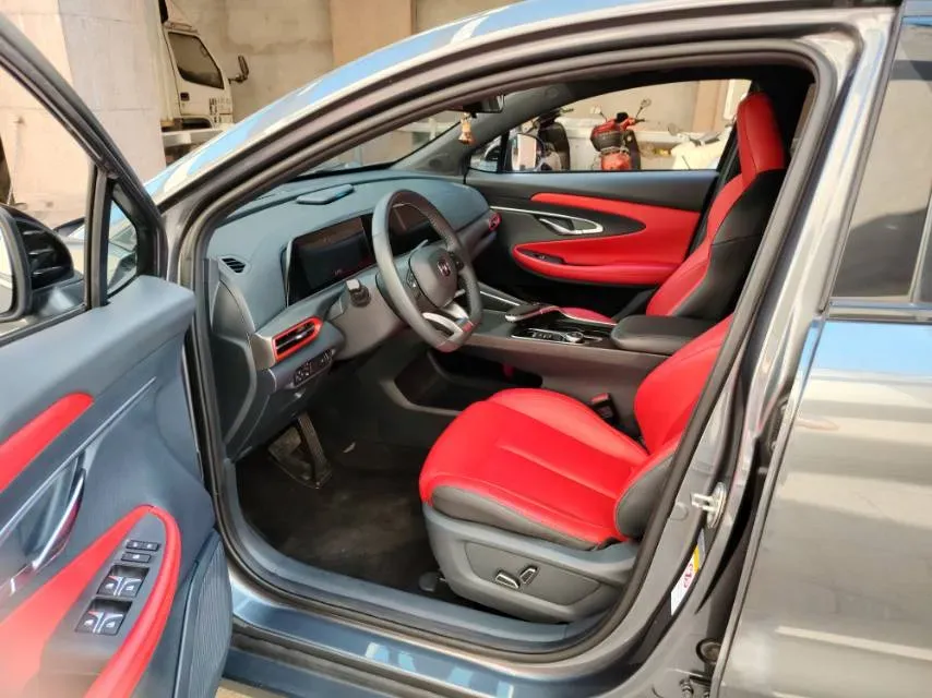 2021 ChangAn UNI-T 1.5T 180HP L4 7DCT,autocango,china used car exporter,china ev exporter,chinese used car exporter,chinese used ev exporter