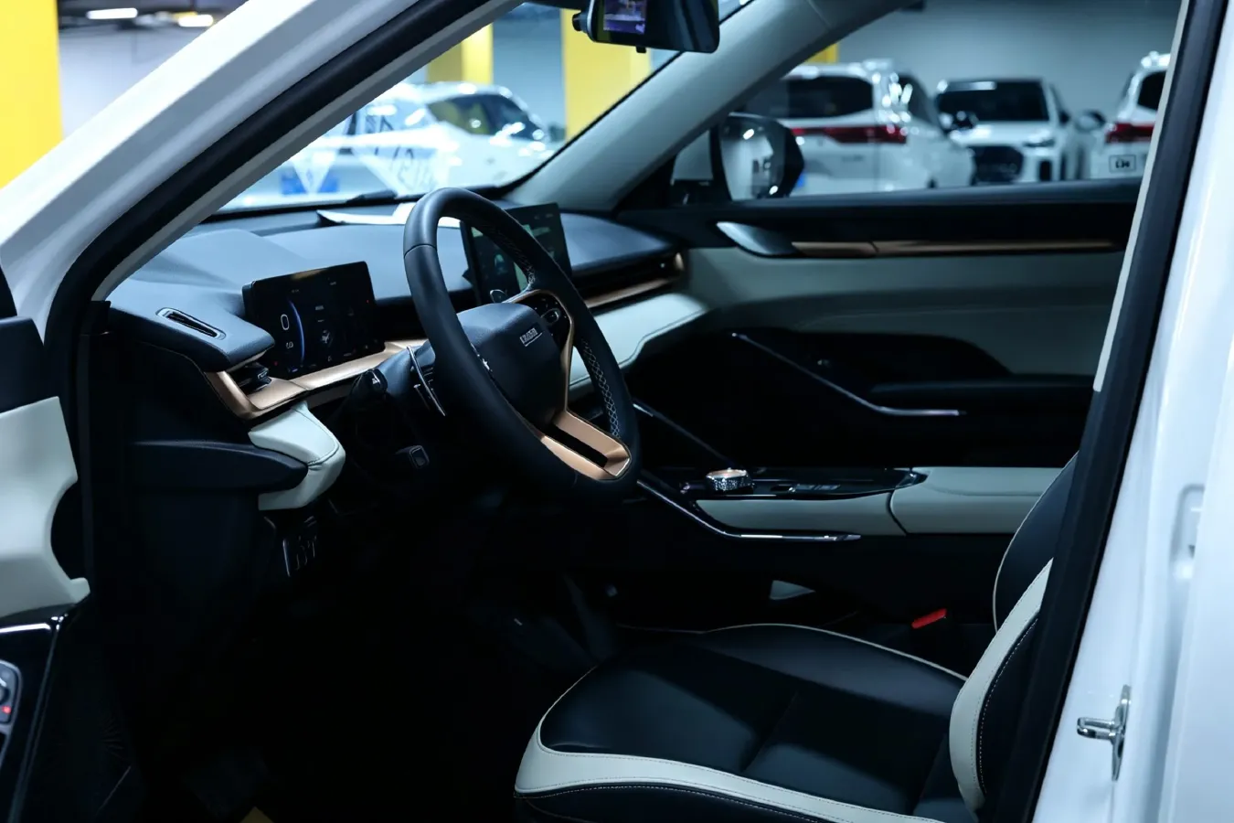 2021 Haval H6 1.5T 169HP L4 7DCT,autocango,china used car exporter,china ev exporter,chinese used car exporter,chinese used ev exporter