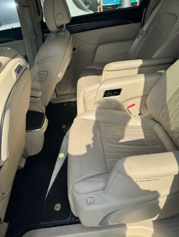 2022 Buick GL8 2.0T 237HP L4 9AT,autocango,china used car exporter,china ev exporter,chinese used car exporter,chinese used ev exporter