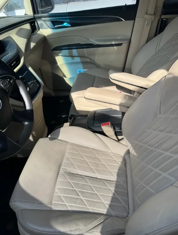 2022 Buick GL8 2.0T 237HP L4 9AT,autocango,china used car exporter,china ev exporter,chinese used car exporter,chinese used ev exporter