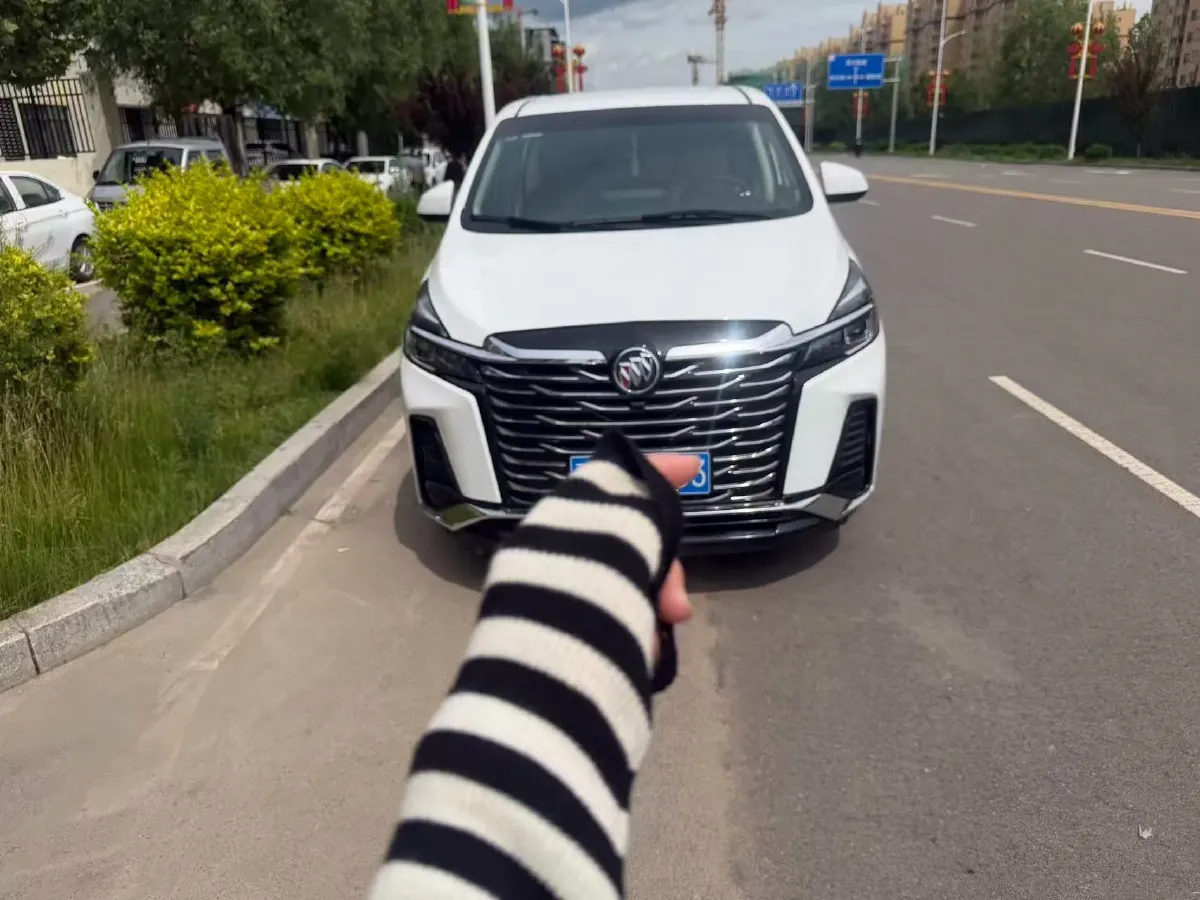 2023 Buick GL8 2.0T 237HP L4 9AT,autocango,china used car exporter,china ev exporter,chinese used car exporter,chinese used ev exporter