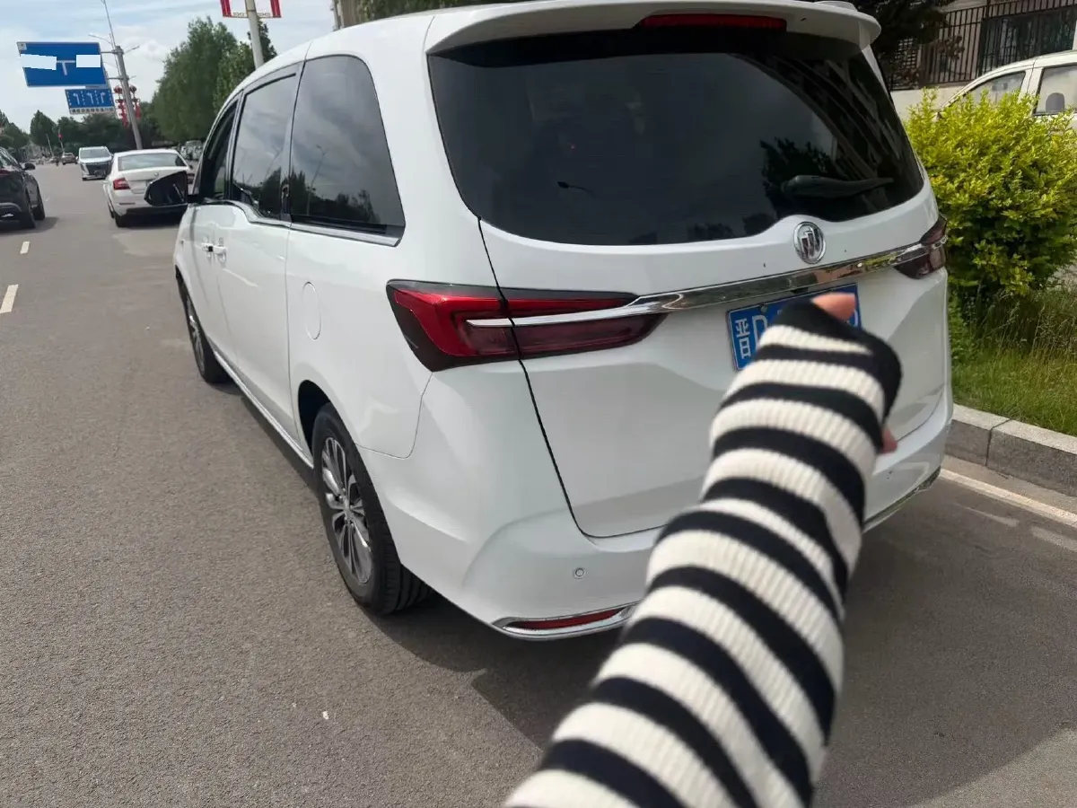 2023 Buick GL8 2.0T 237HP L4 9AT,autocango,china used car exporter,china ev exporter,chinese used car exporter,chinese used ev exporter