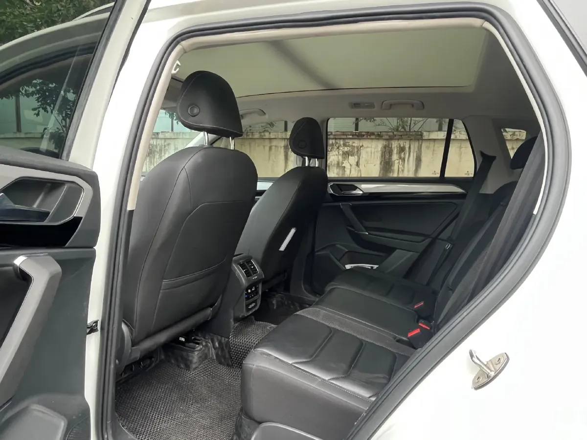 2021 Volkswagen Tayron 2.0T 186HP L4 7DCT,autocango,china used car exporter,china ev exporter,chinese used car exporter,chinese used ev exporter