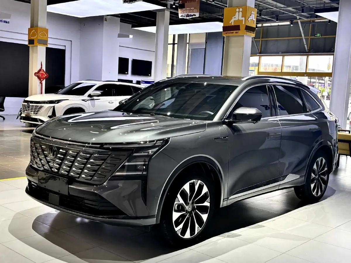 2025 ChangAn CS75 Plus 2.0T 233HP L4 8AT,autocango,china used car exporter,china ev exporter,chinese used car exporter,chinese used ev exporter