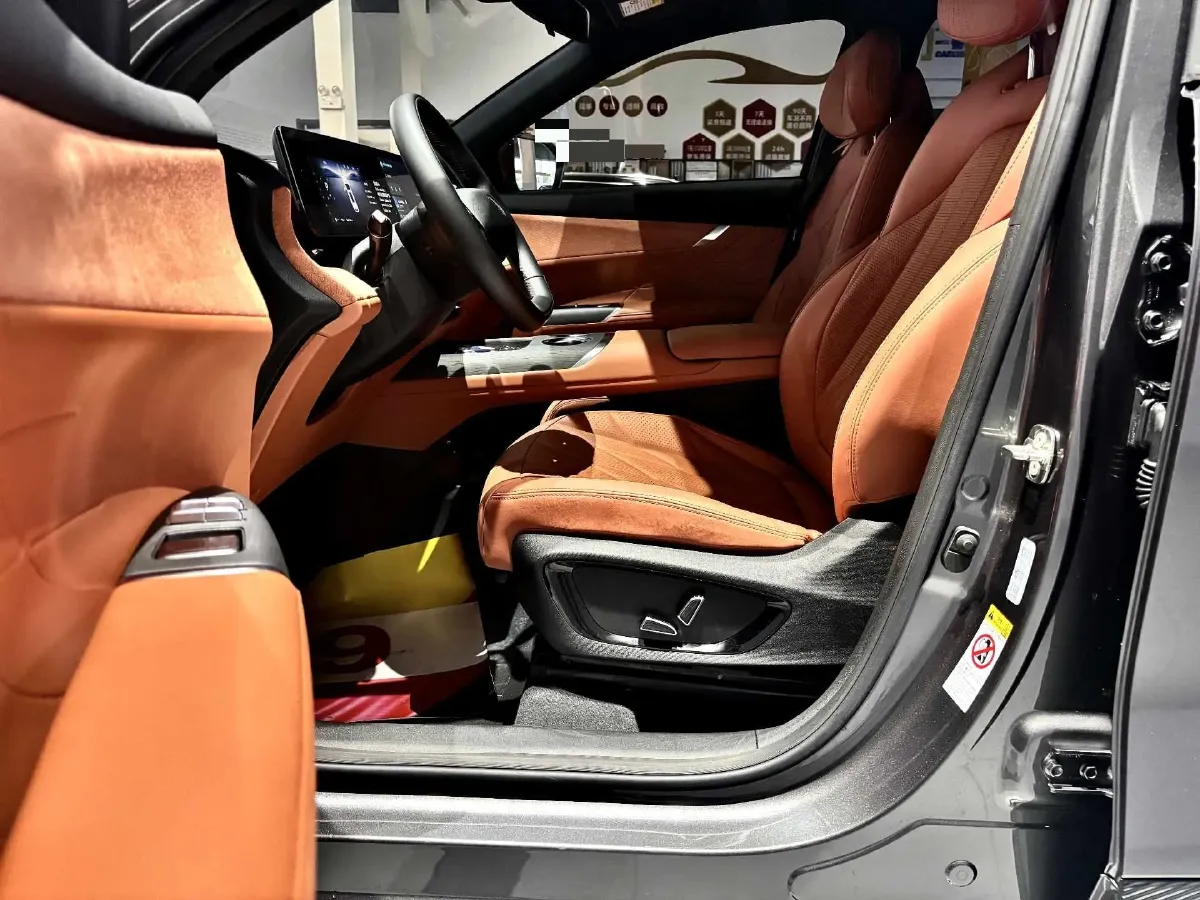 2025 ChangAn CS75 Plus 2.0T 233HP L4 8AT,autocango,china used car exporter,china ev exporter,chinese used car exporter,chinese used ev exporter