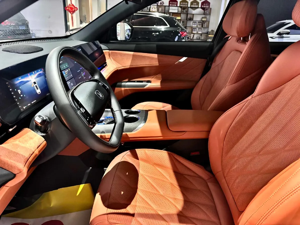 2025 ChangAn CS75 Plus 2.0T 233HP L4 8AT,autocango,china used car exporter,china ev exporter,chinese used car exporter,chinese used ev exporter
