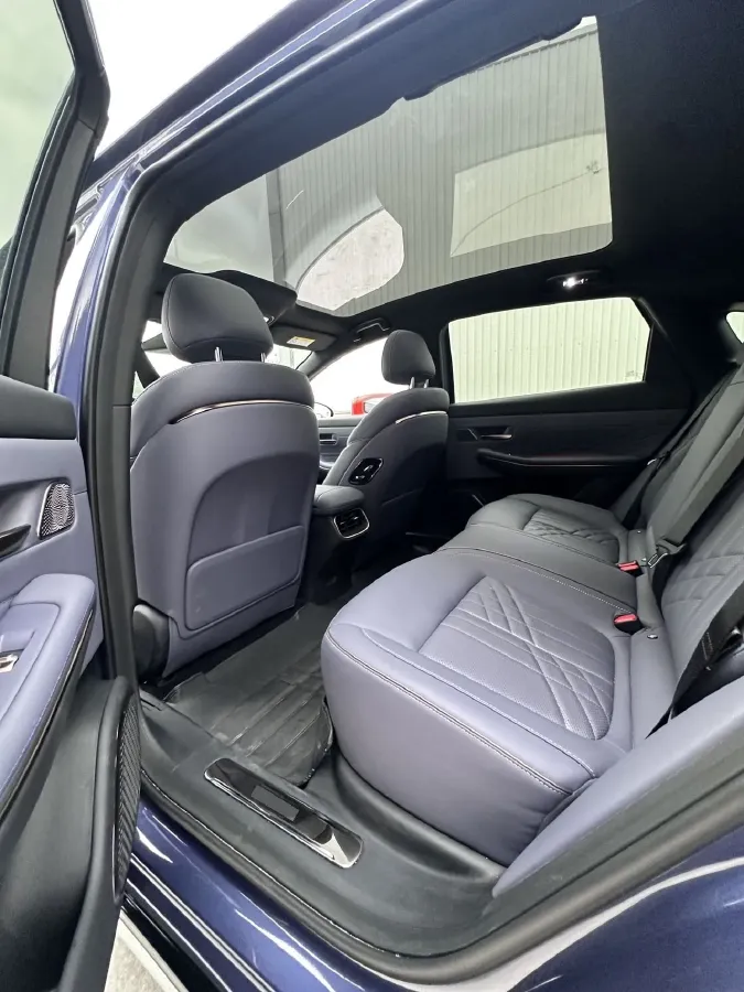2025 BaoJun XiangJing 1.5T 143HP L4 1DHT PHEV,autocango,china used car exporter,china ev exporter,chinese used car exporter,chinese used ev exporter