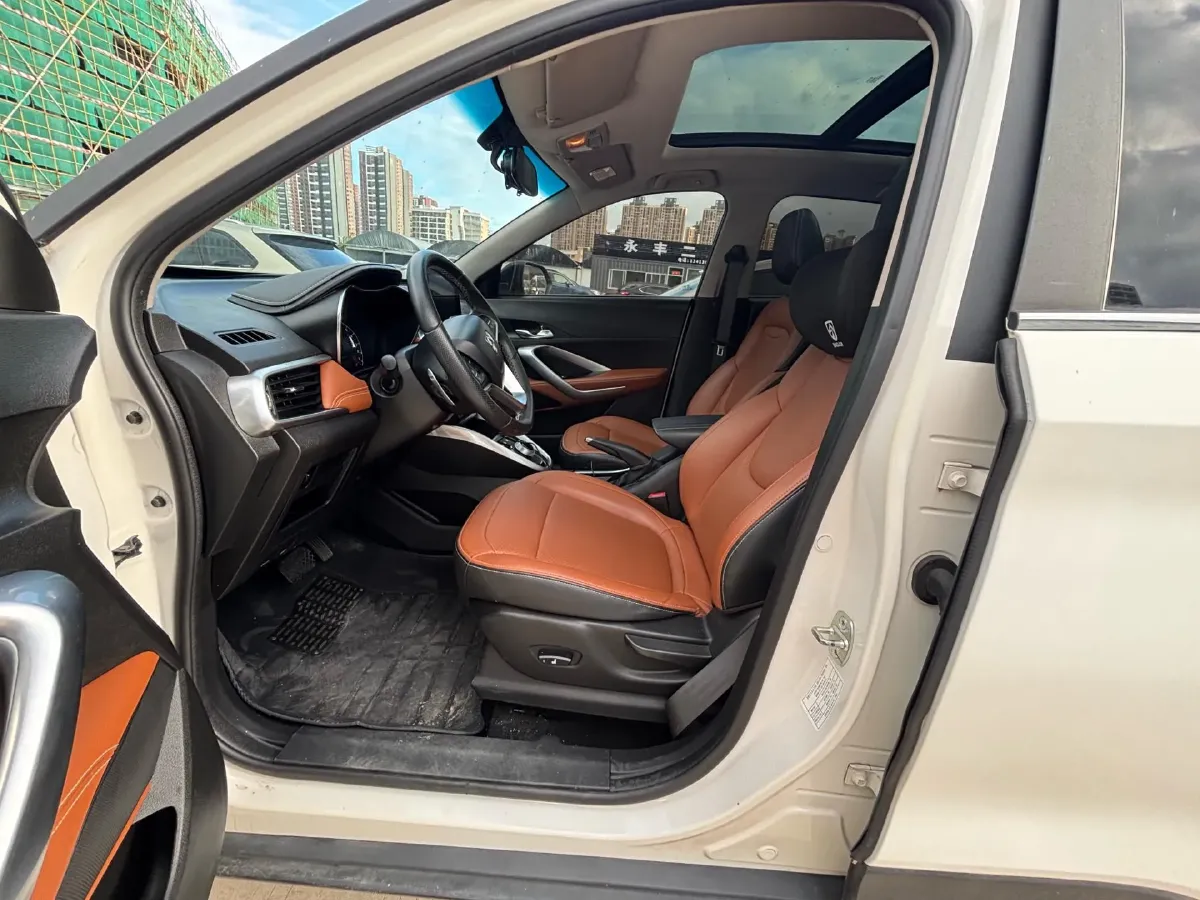 2017 HaiMa S5 Young Edition 1.6L 122HP L4 5MT,autocango,china used car exporter,china ev exporter,chinese used car exporter,chinese used ev exporter