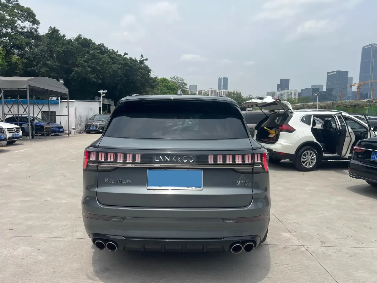 2021 Kia Carnival 2.0T 233HP L4 8AT,autocango,china used car exporter,china ev exporter,chinese used car exporter,chinese used ev exporter