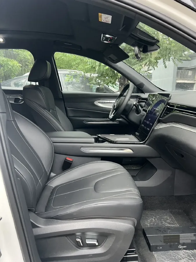 2025 Bestune YueYi 07 1.5T 150HP L4 1DHT PHEV,autocango,china used car exporter,china ev exporter,chinese used car exporter,chinese used ev exporter