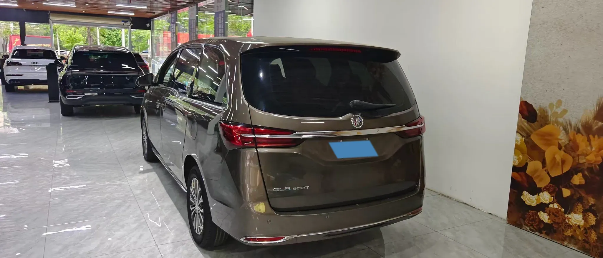 2022 Buick GL8 2.0T 237HP L4 9AT,autocango,china used car exporter,china ev exporter,chinese used car exporter,chinese used ev exporter
