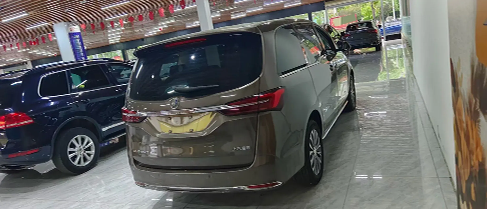 2022 Buick GL8 2.0T 237HP L4 9AT,autocango,china used car exporter,china ev exporter,chinese used car exporter,chinese used ev exporter