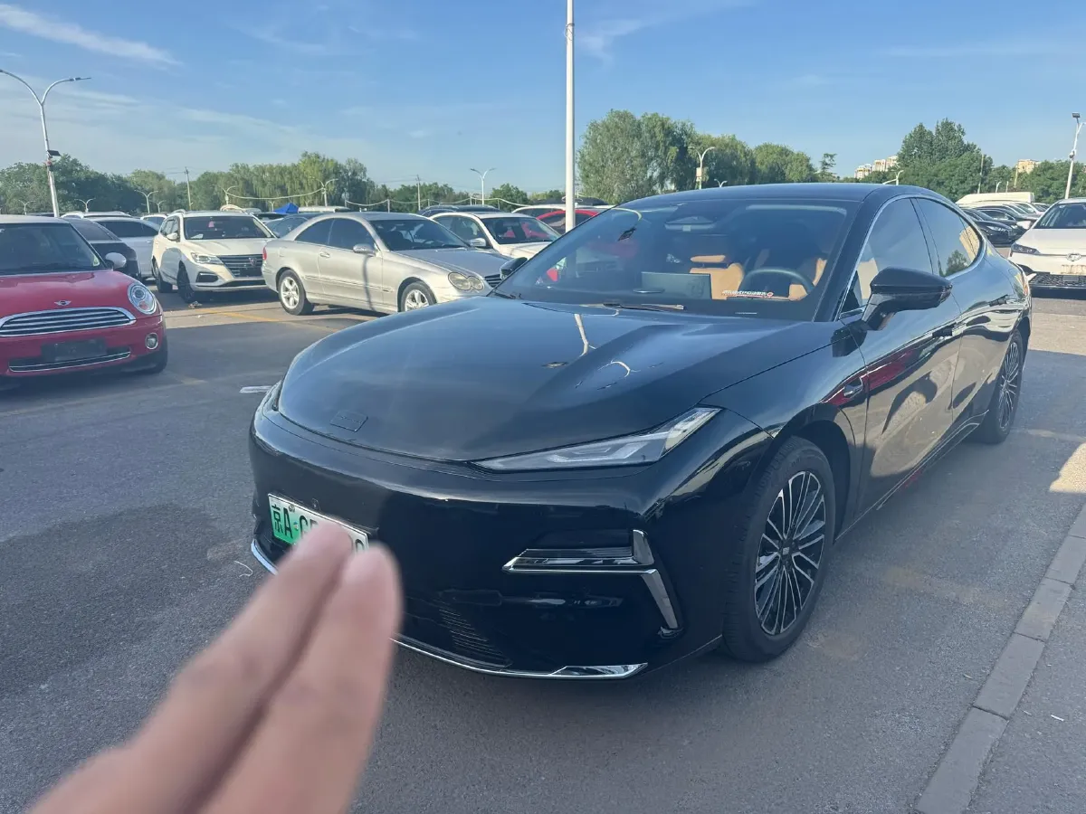 2025 Geely Galaxy Starshine 8 1.5L 112HP L4 1DHT PHEV,autocango,china used car exporter,china ev exporter,chinese used car exporter,chinese used ev exporter