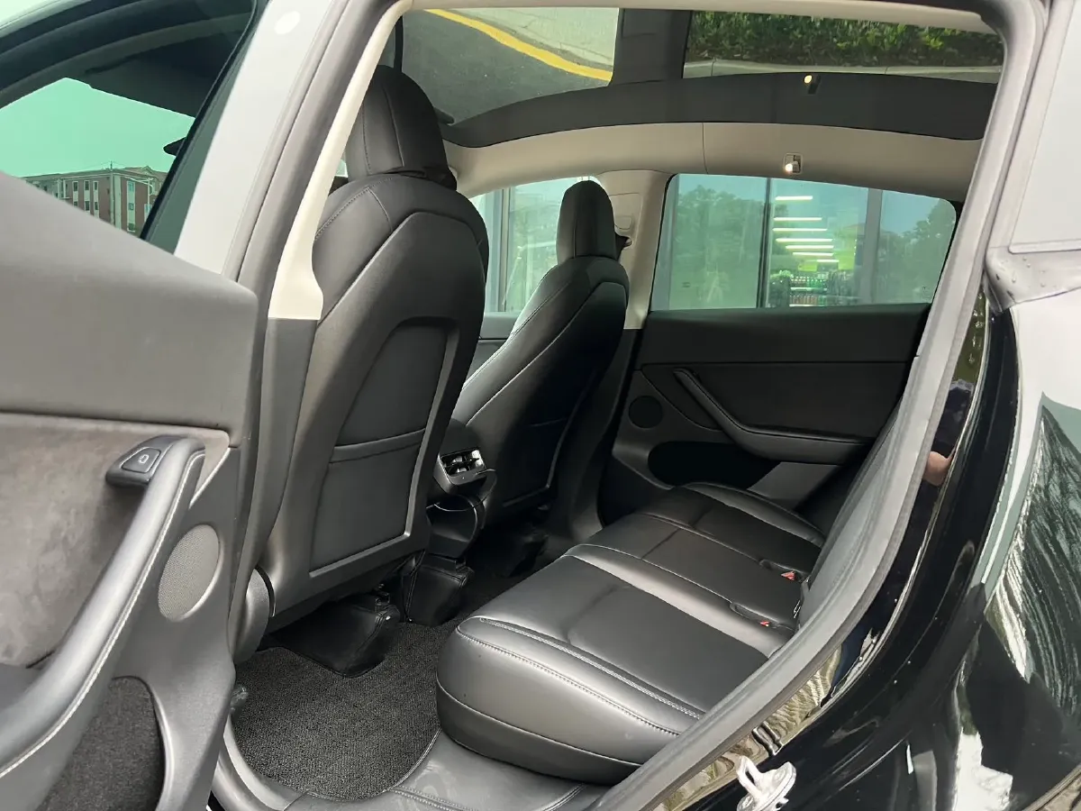 2022 Tesla Model Y BEV 60KWH,autocango,china used car exporter,china ev exporter,chinese used car exporter,chinese used ev exporter