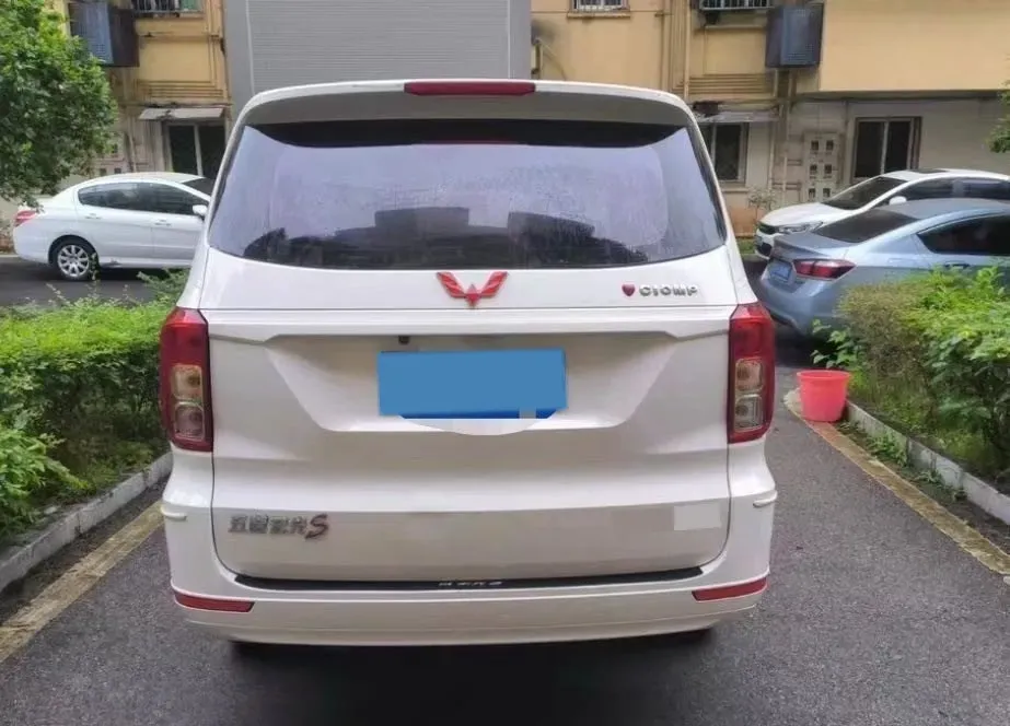 2019 WuLing HongGuang 1.5L 105HP L4 5MT,autocango,china used car exporter,china ev exporter,chinese used car exporter,chinese used ev exporter