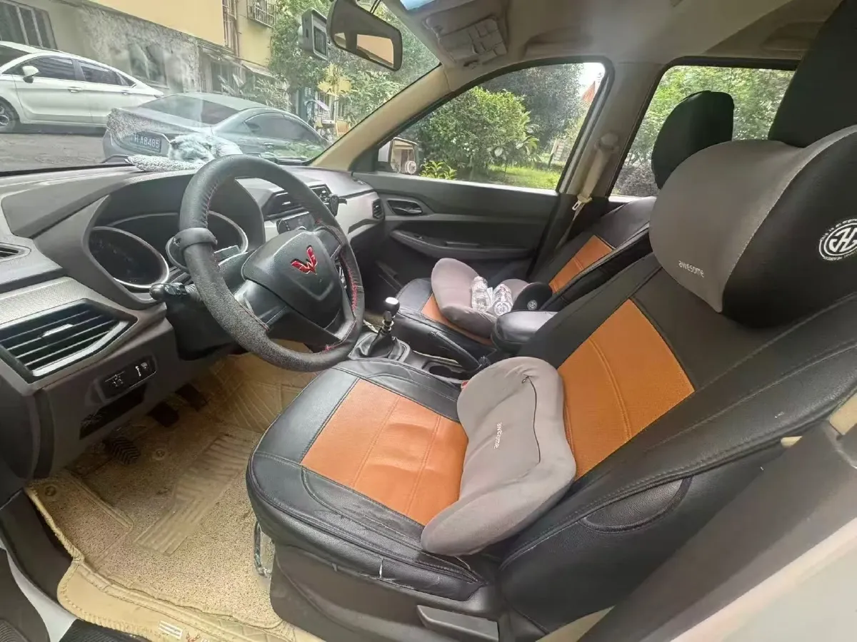 2019 WuLing HongGuang 1.5L 105HP L4 5MT,autocango,china used car exporter,china ev exporter,chinese used car exporter,chinese used ev exporter