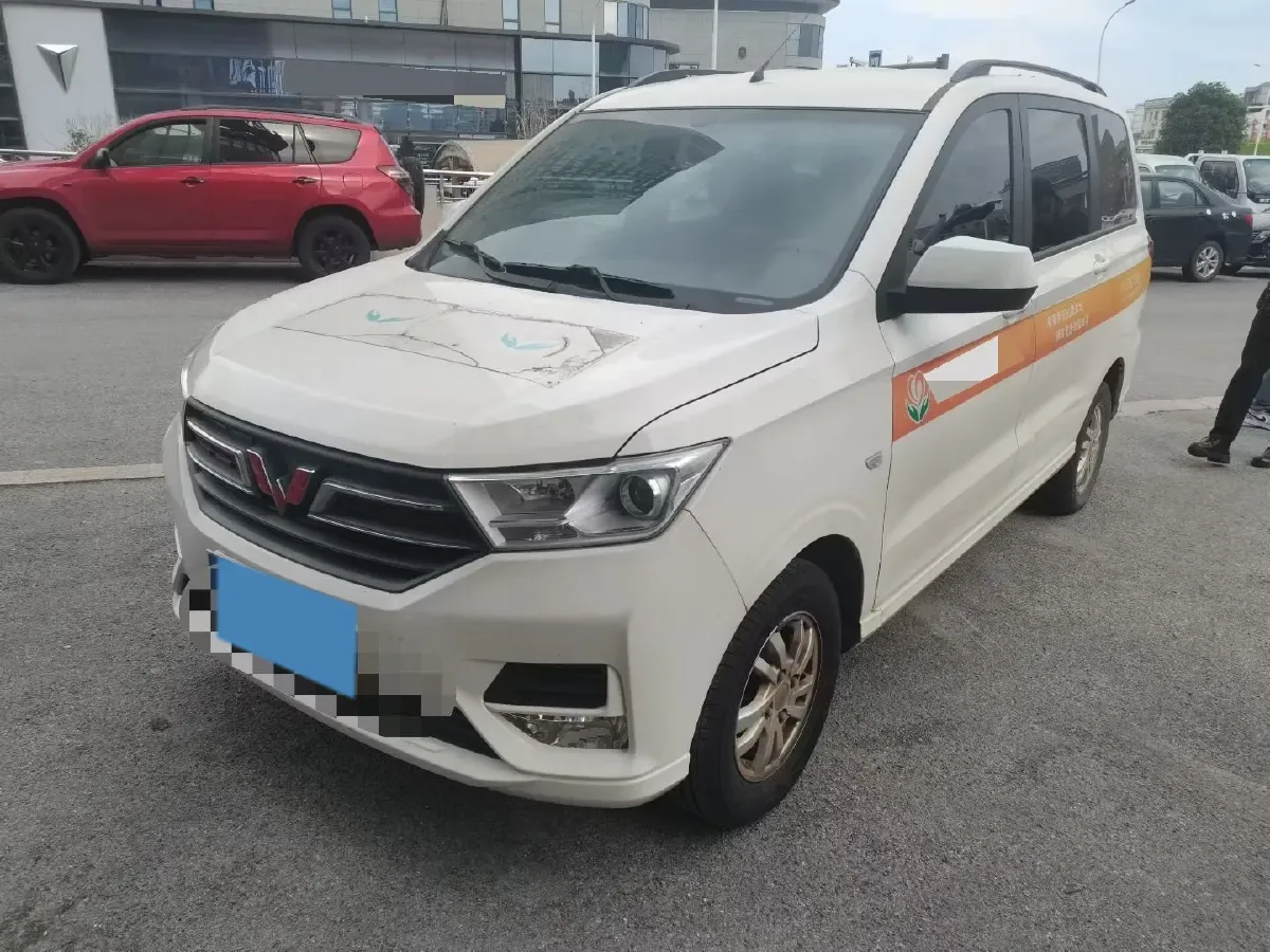 2019 WuLing HongGuang 1.5L 105HP L4 5MT,autocango,china used car exporter,china ev exporter,chinese used car exporter,chinese used ev exporter
