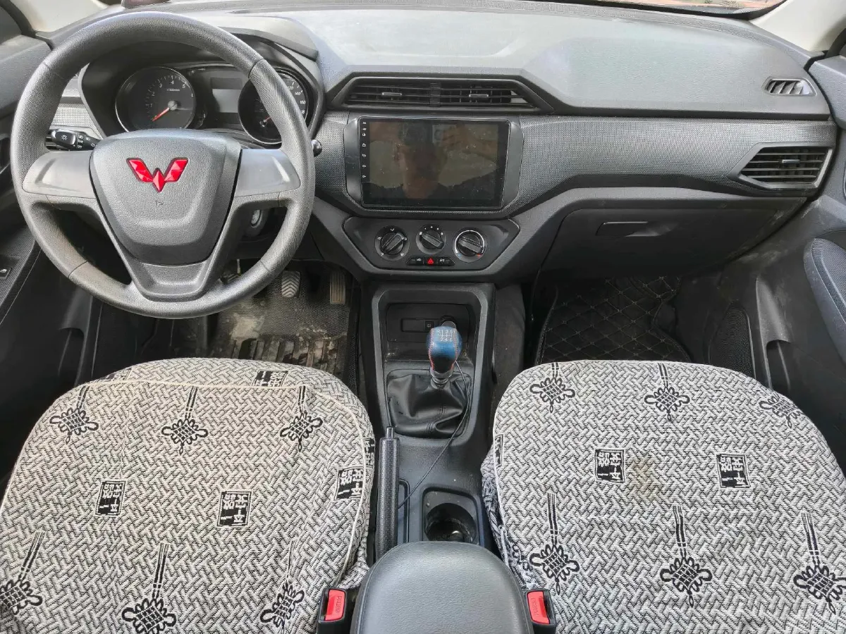 2021 WuLing HongGuang 1.5L 99HP L4 6MT,autocango,china used car exporter,china ev exporter,chinese used car exporter,chinese used ev exporter