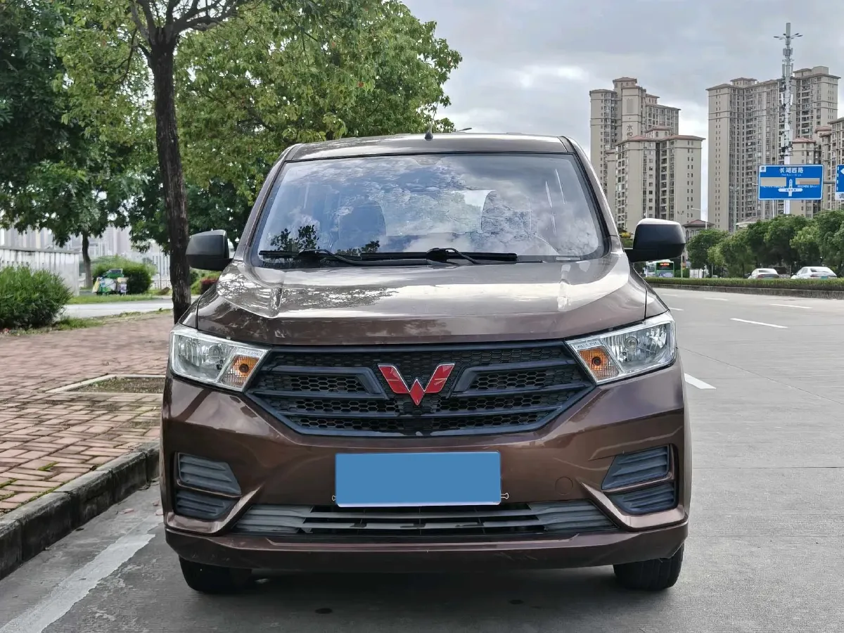 2021 WuLing HongGuang 1.5L 99HP L4 6MT,autocango,china used car exporter,china ev exporter,chinese used car exporter,chinese used ev exporter