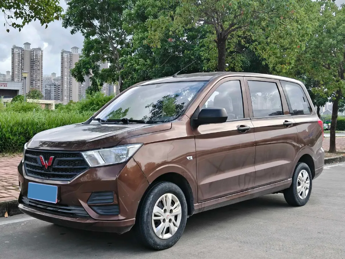 2021 WuLing HongGuang 1.5L 99HP L4 6MT,autocango,china used car exporter,china ev exporter,chinese used car exporter,chinese used ev exporter