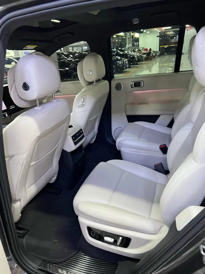 2023 Li L8 Range Extended 154HP REEV 40.9KWH,autocango,china used car exporter,china ev exporter,chinese used car exporter,chinese used ev exporter