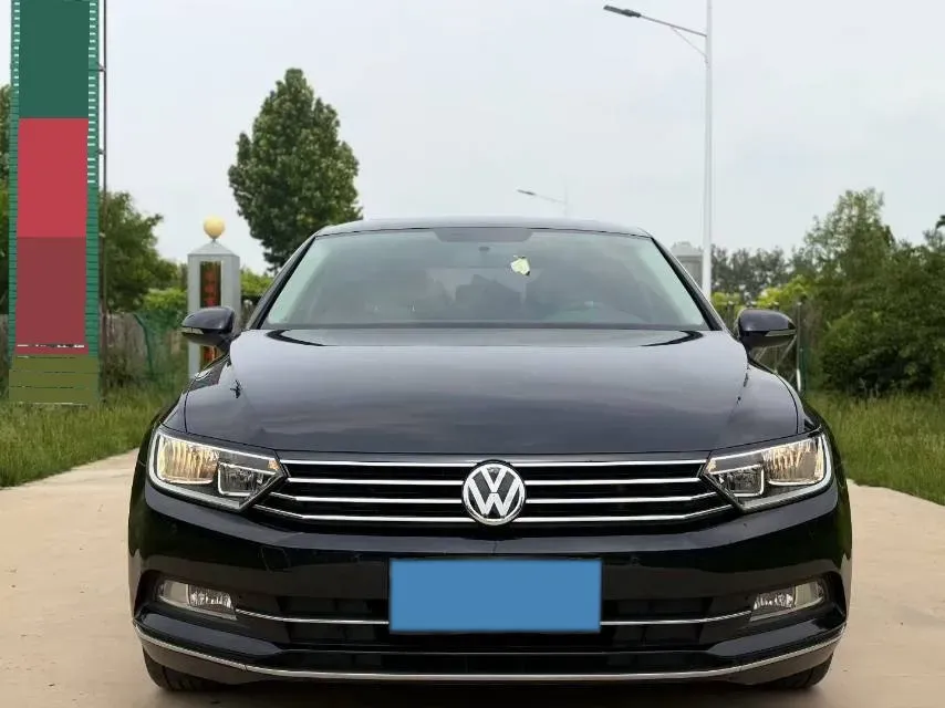2018 Volkswagen Magotan 1.8T 180HP L4 7DCT,autocango,china used car exporter,china ev exporter,chinese used car exporter,chinese used ev exporter