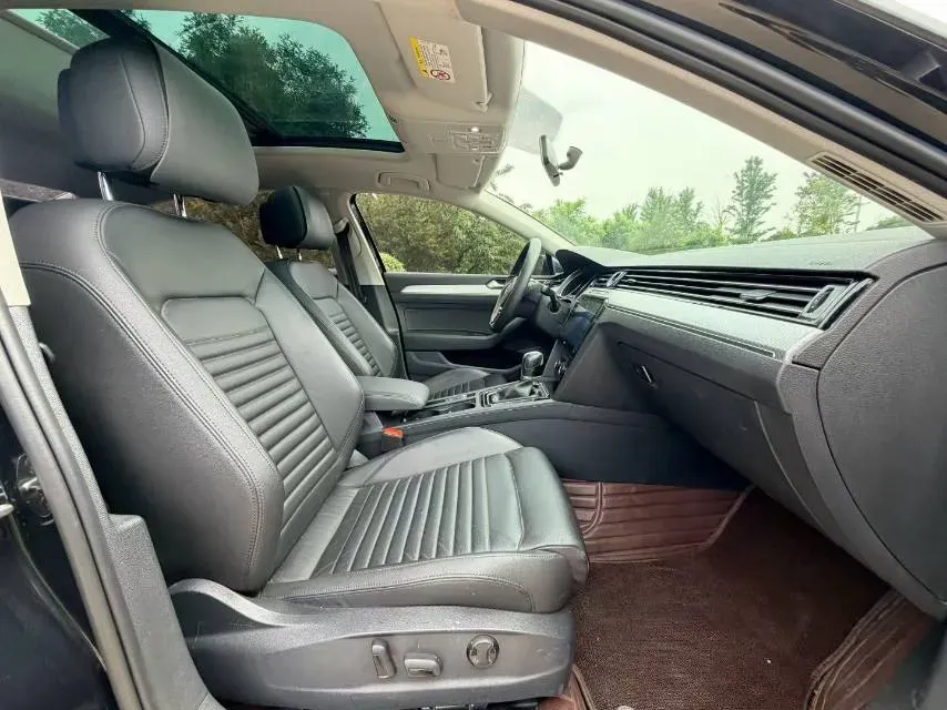 2018 Volkswagen Magotan 1.8T 180HP L4 7DCT,autocango,china used car exporter,china ev exporter,chinese used car exporter,chinese used ev exporter
