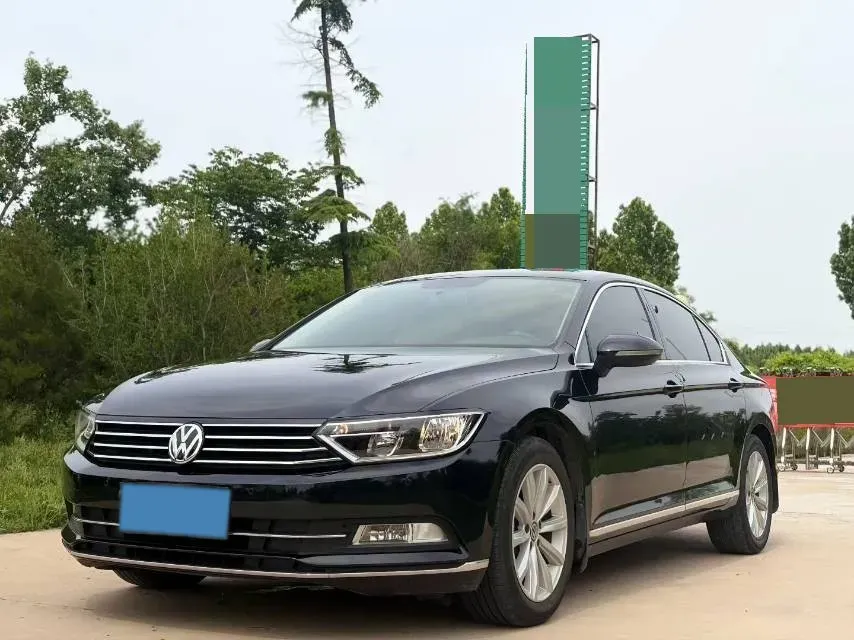 2018 Volkswagen Magotan 1.8T 180HP L4 7DCT,autocango,china used car exporter,china ev exporter,chinese used car exporter,chinese used ev exporter
