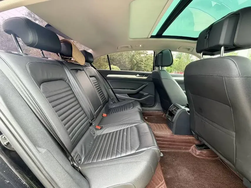 2018 Volkswagen Magotan 1.8T 180HP L4 7DCT,autocango,china used car exporter,china ev exporter,chinese used car exporter,chinese used ev exporter