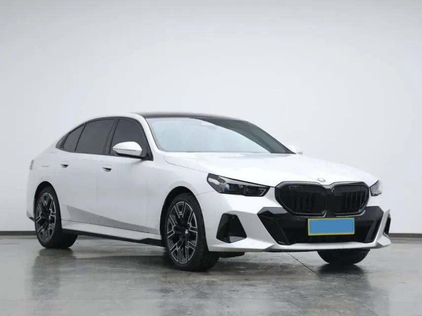 2025 BMW 5 Series 2.0T 258HP L4 8AT,autocango,china used car exporter,china ev exporter,chinese used car exporter,chinese used ev exporter