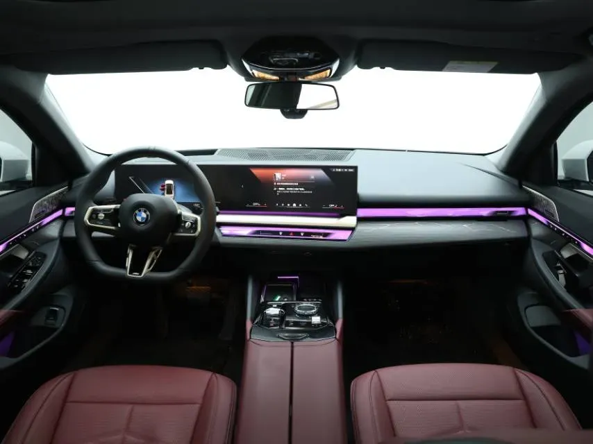 2025 BMW 5 Series 2.0T 258HP L4 8AT,autocango,china used car exporter,china ev exporter,chinese used car exporter,chinese used ev exporter