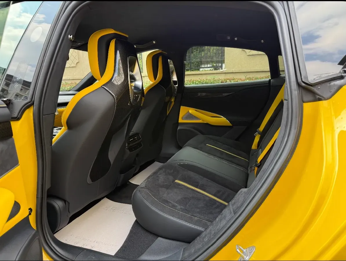 2025 MI SU7 Ultra BEV 93.7KWH,autocango,china used car exporter,china ev exporter,chinese used car exporter,chinese used ev exporter