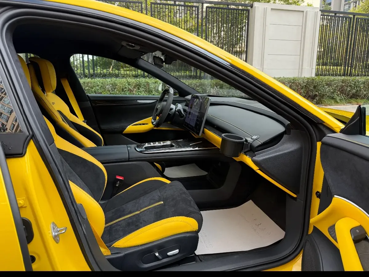 2025 MI SU7 Ultra BEV 93.7KWH,autocango,china used car exporter,china ev exporter,chinese used car exporter,chinese used ev exporter