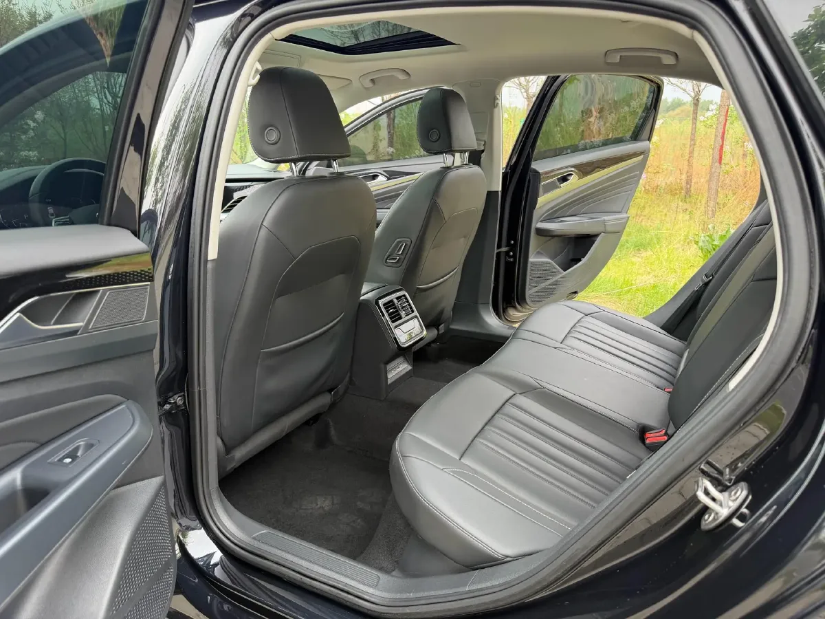 2023 Volkswagen Passat 1.4T 150HP L4 7DCT,autocango,china used car exporter,china ev exporter,chinese used car exporter,chinese used ev exporter