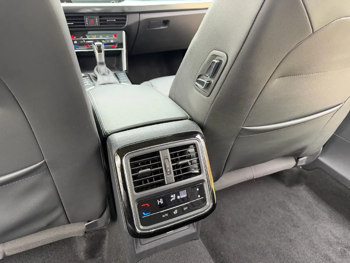 2023 Volkswagen Passat 1.4T 150HP L4 7DCT,autocango,china used car exporter,china ev exporter,chinese used car exporter,chinese used ev exporter