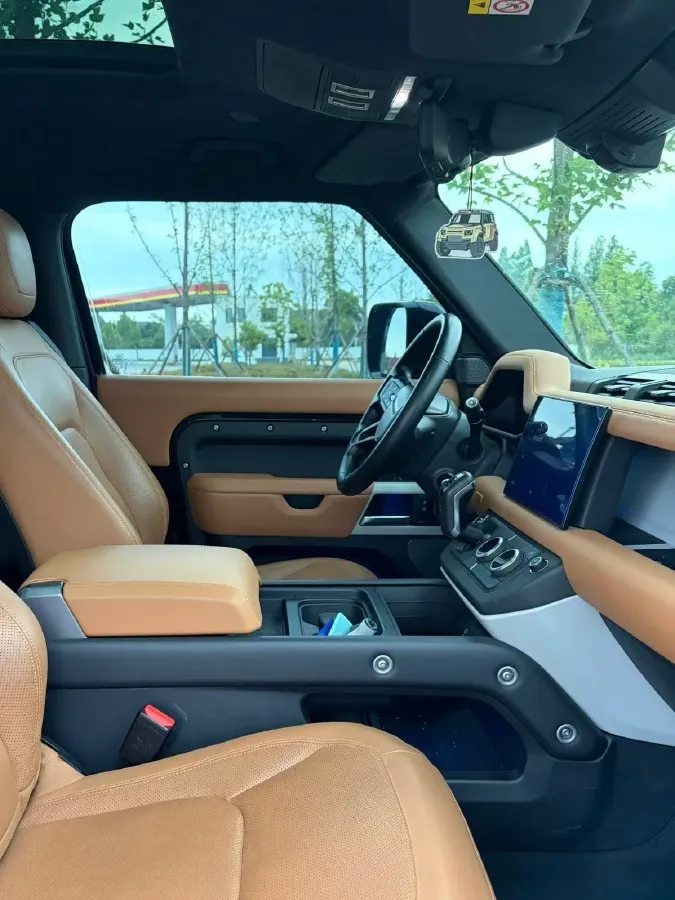 2024 Land Rover Defender 3.0T 400HP L6 8AT,autocango,china used car exporter,china ev exporter,chinese used car exporter,chinese used ev exporter