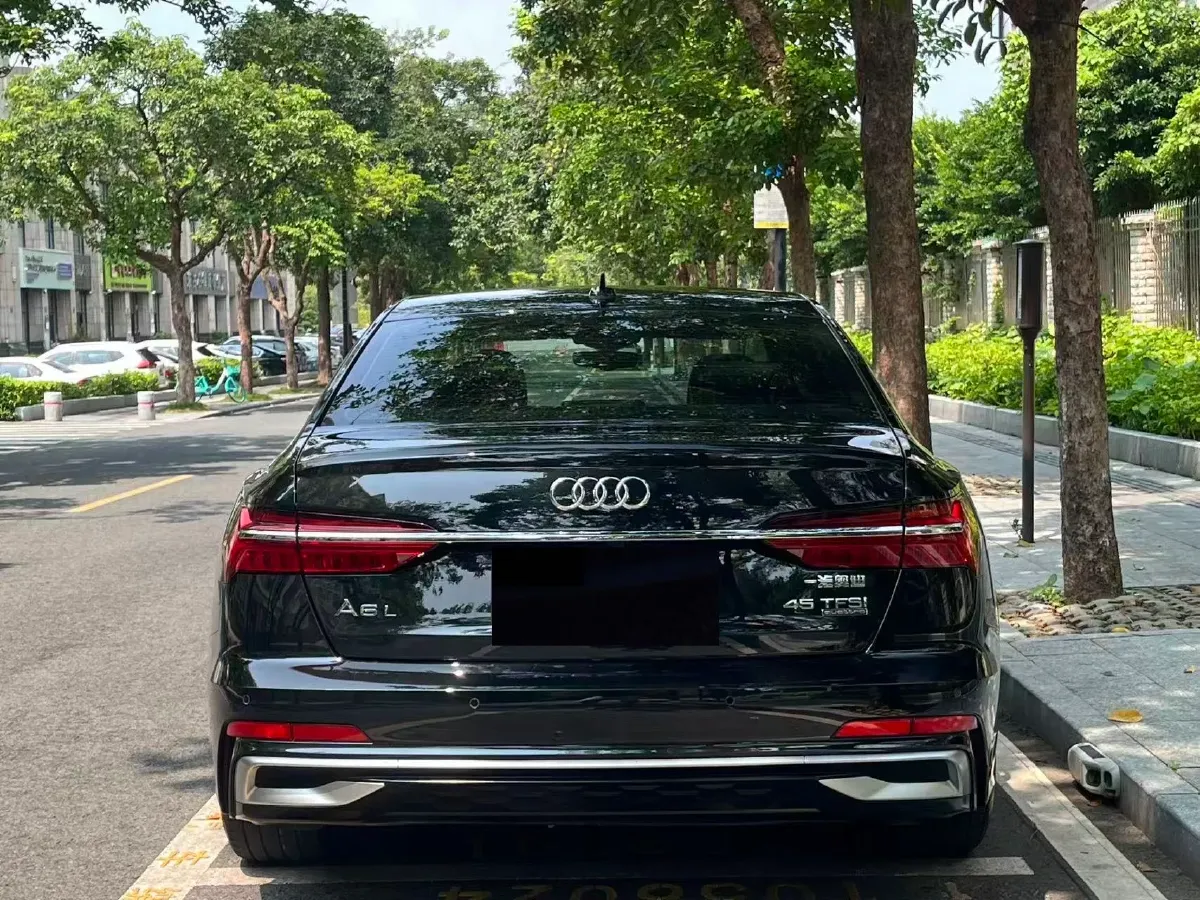 2023 Audi A6L 2.0T 190HP L4 7DCT,autocango,china used car exporter,china ev exporter,chinese used car exporter,chinese used ev exporter
