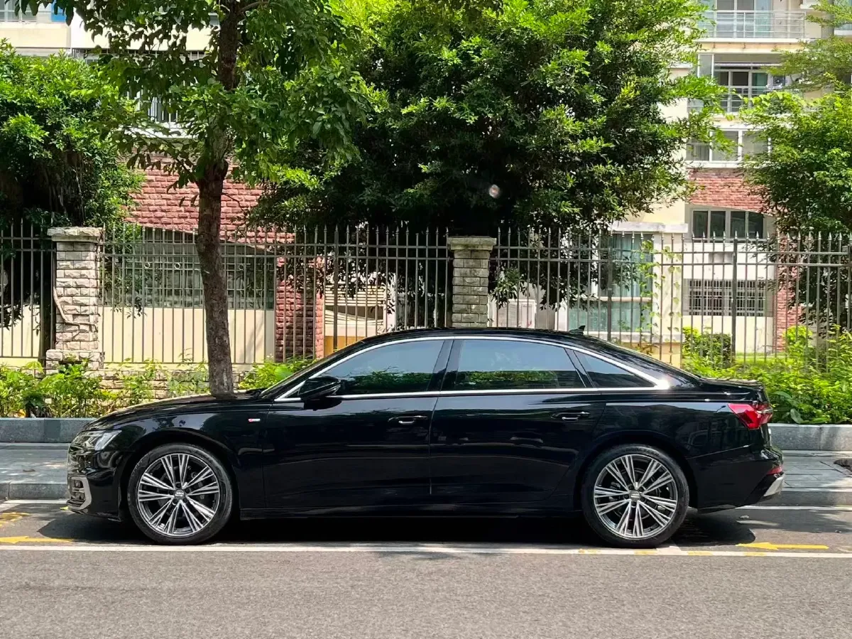 2023 Audi A6L 2.0T 190HP L4 7DCT,autocango,china used car exporter,china ev exporter,chinese used car exporter,chinese used ev exporter