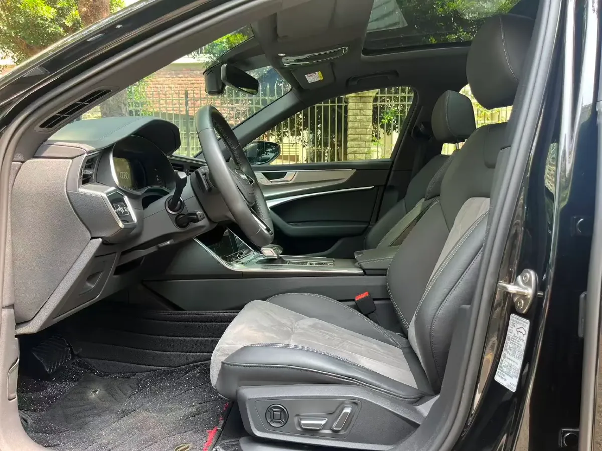 2023 Audi A6L 2.0T 190HP L4 7DCT,autocango,china used car exporter,china ev exporter,chinese used car exporter,chinese used ev exporter