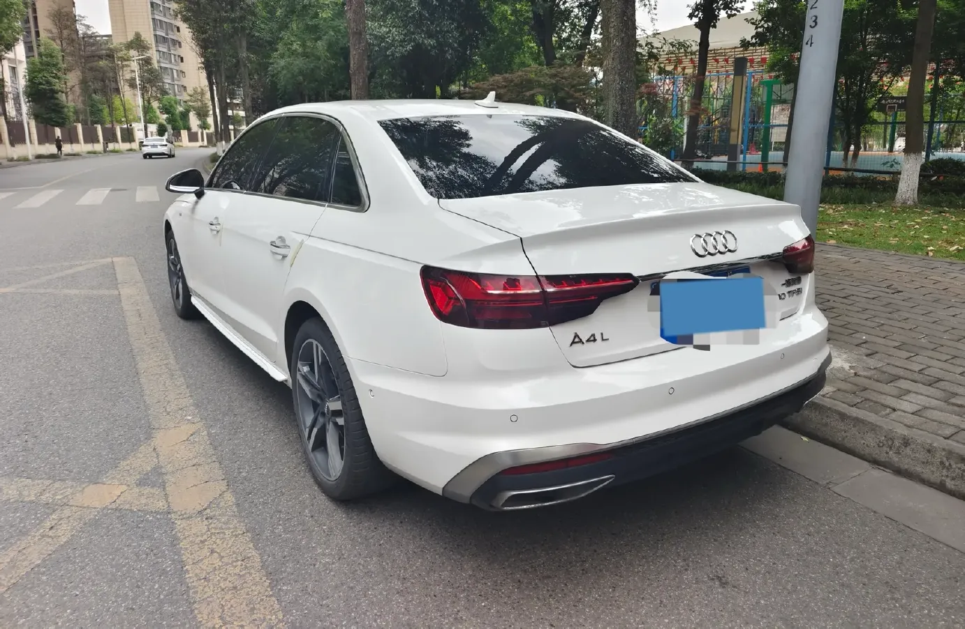 2020 Audi A4L 2.0T 190HP L4 7DCT,autocango,china used car exporter,china ev exporter,chinese used car exporter,chinese used ev exporter