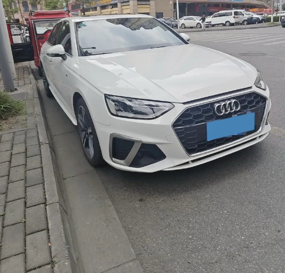 2020 Audi A4L 2.0T 190HP L4 7DCT,autocango,china used car exporter,china ev exporter,chinese used car exporter,chinese used ev exporter