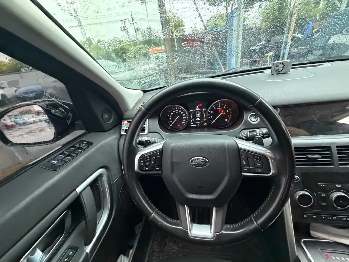2018 Land Rover Discovery Sport 2.0T 241HP L4 9AT,autocango,china used car exporter,china ev exporter,chinese used car exporter,chinese used ev exporter