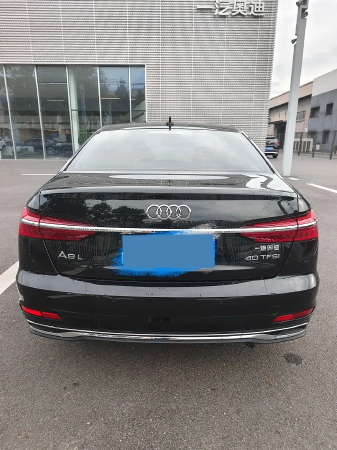 2023 Audi A6L 2.0T 190HP L4 7DCT,autocango,china used car exporter,china ev exporter,chinese used car exporter,chinese used ev exporter