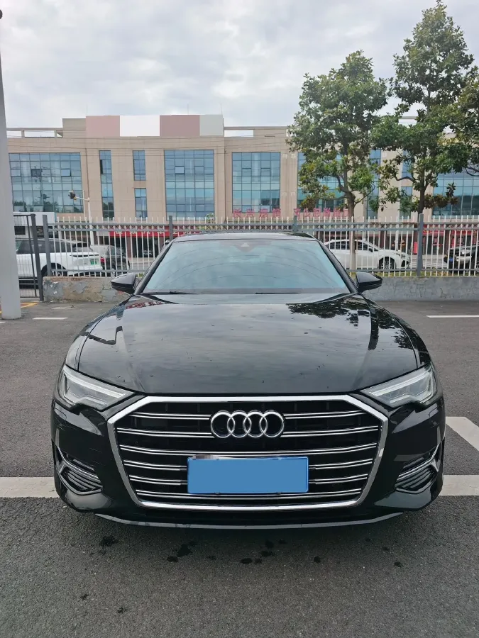 2023 Audi A6L 2.0T 190HP L4 7DCT,autocango,china used car exporter,china ev exporter,chinese used car exporter,chinese used ev exporter