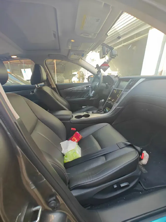 2018 Jeep Grand Commander 2.0T 265HP L4 9AT,autocango,china used car exporter,china ev exporter,chinese used car exporter,chinese used ev exporter