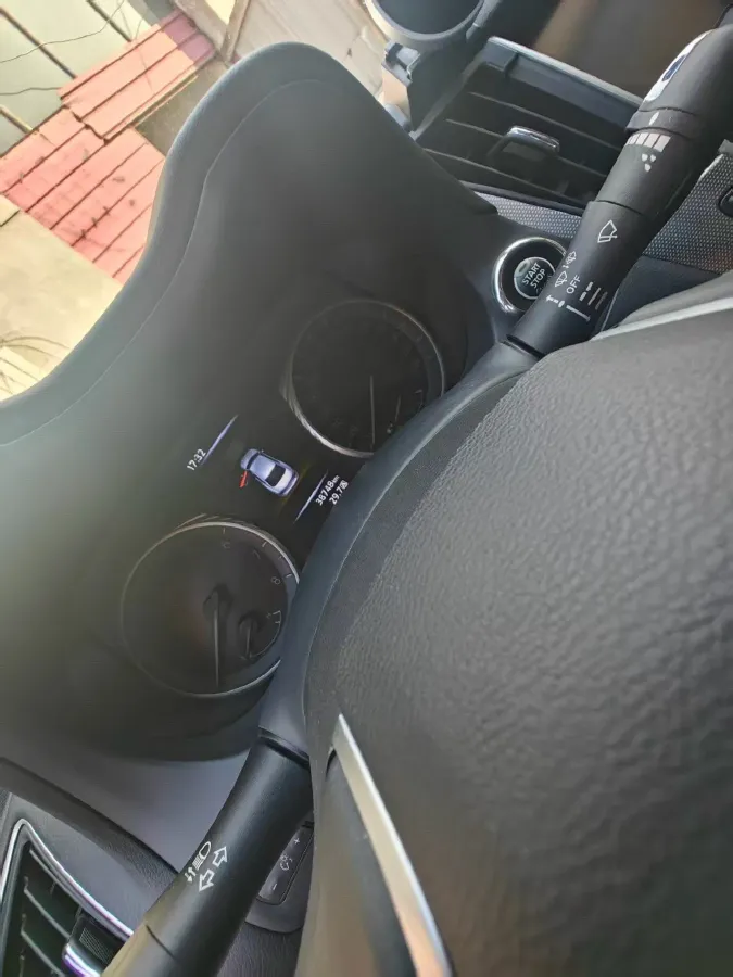 2018 Jeep Grand Commander 2.0T 265HP L4 9AT,autocango,china used car exporter,china ev exporter,chinese used car exporter,chinese used ev exporter